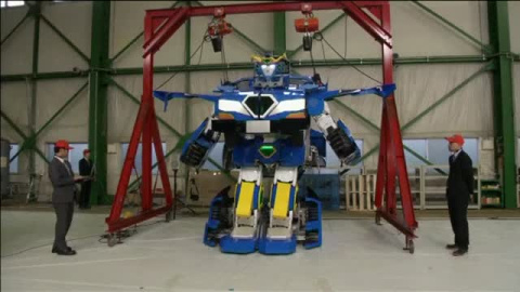 Presentan en Japón un transformer que se convierte en coche Presentan en Japón un transformer que se convierte en coche