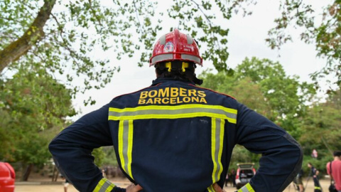 Un miembro del cuerpo de Bomberos de Barcelona. Un miembro del cuerpo de Bomberos de Barcelona.