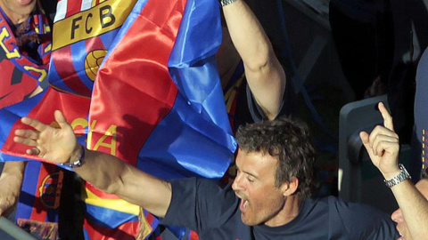 Luis Enrique celebra eufórico el triplete conseguido en su primera temporada como técnico del Barça.- EFE