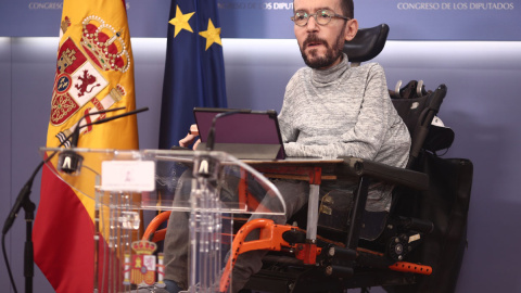 04/02/2021.- El portavoz parlamentario de Unidas Podemos, Pablo Echenique, interviene en una rueda de prensa convocada en el Congreso de los Diputados. E. Parra. POOL / Europa Press 04/02/2021.- El portavoz parlamentario de Unidas Podemos, Pablo Echenique, interviene en una rueda de prensa convocada en el Congreso de los Diputados. E. Parra. POOL / Europa Press