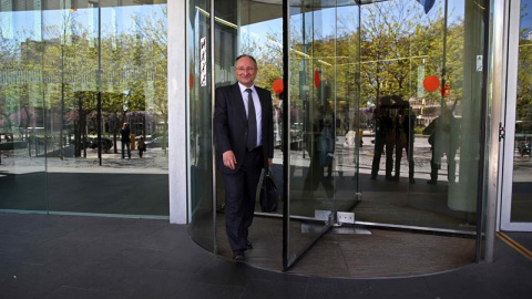 El exdirector general del Palau de la Música Catalana Joan Llinares sale de la Ciutat de la Justicia donde ha declarado como testigo en el juicio por el saqueo. EFE/Toni Albir El exdirector general del Palau de la Música Catalana Joan Llinares sale de la Ciutat de la Justicia donde ha declarado como testigo en el juicio por el saqueo. EFE/Toni Albir