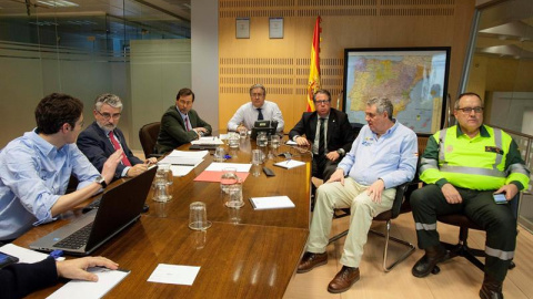 Tras el caos, el ministro del Interior, Juan Ignacio Zoido, convocó una reunión de crisis con el Director General de Tráfico, Gregorio Serrano, y el director general de Protección Civil, Juan Antonio Díaz Cruz, entre otras autoridades, para Tras el caos, el ministro del Interior, Juan Ignacio Zoido, convocó una reunión de crisis con el Director General de Tráfico, Gregorio Serrano, y el director general de Protección Civil, Juan Antonio Díaz Cruz, entre otras autoridades, para