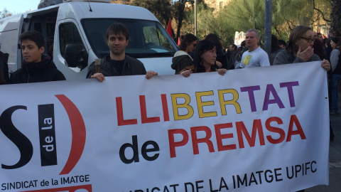 "Cómo nos hemos de ver" en  plaça Universitat