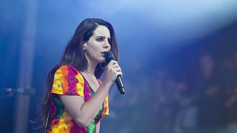 Lana del Rey, durante una actuación.- EFE Lana del Rey, durante una actuación.- EFE