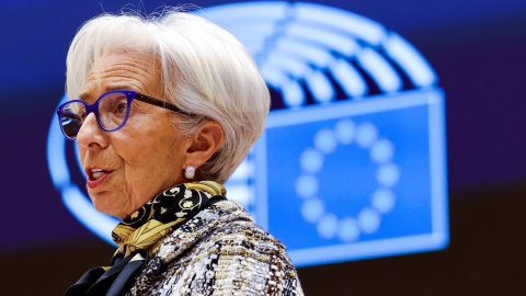 La presidenta del BCE, Christine Lagarde, en una sesión del Parlamento Europeo, en Bruselas. REUTERS/Olivier Matthys/Pool La presidenta del BCE, Christine Lagarde, en una sesión del Parlamento Europeo, en Bruselas. REUTERS/Olivier Matthys/Pool