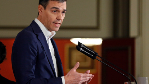 El secretario general del PSOE, Pedro Sánchez, durante su intervención en un desayuno informativo organizado por Nueva Economía Fórum, en Madrid. EFE/Paco Campos El secretario general del PSOE, Pedro Sánchez, durante su intervención en un desayuno informativo organizado por Nueva Economía Fórum, en Madrid. EFE/Paco Campos
