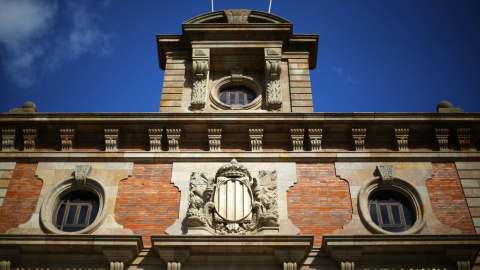 Detalle de la fachada del Parlament. REUTERS Detalle de la fachada del Parlament. REUTERS
