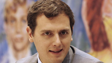 El presidente de Ciudadanos y candidato de este partido a la Presidencia del Gobierno, Albert Rivera, participa en un almuerzo coloquio en el Club Siglo XXI. EFE/Sergio Barrenechea El presidente de Ciudadanos y candidato de este partido a la Presidencia del Gobierno, Albert Rivera, participa en un almuerzo coloquio en el Club Siglo XXI. EFE/Sergio Barrenechea