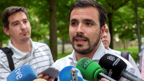 Alberto Garzón durante una comparecencia ante los medios en Logroño. EFE Alberto Garzón durante una comparecencia ante los medios en Logroño. EFE