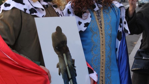 Melchor y Gaspar, en la protesta de este martes. SAN CARLOS BORROMEO Melchor y Gaspar, en la protesta de este martes. SAN CARLOS BORROMEO