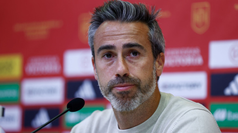 Jorge Vilda, entrenador jefe, anuncia los nombres de las jugadoras de la selección a 30 de junio de 2023, en Las Rozas, Madrid, España. Jorge Vilda, entrenador jefe, anuncia los nombres de las jugadoras de la selección a 30 de junio de 2023, en Las Rozas, Madrid, España.