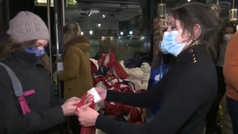 Las colas del hambre en París Las colas del hambre en París