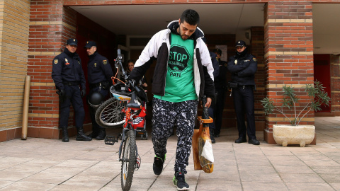 José Antonio Rojas Marcos, con 32 años, protagonizó el último desahucio en ESpaña. REUTERS/Andrea Comas José Antonio Rojas Marcos, con 32 años, protagonizó el último desahucio en ESpaña. REUTERS/Andrea Comas