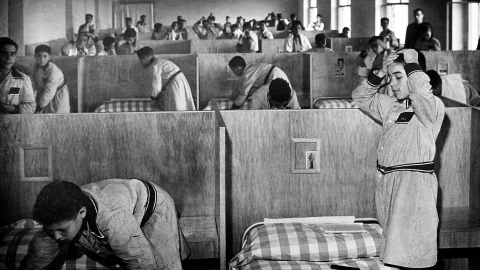 Dormitorio de Los hogares Mundet Dormitorio de Los hogares Mundet