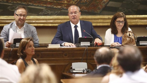 El presidente del PP de Extremadura, José Antonio Monago (2i), durante su intervención en la sesión en la que ha sido nombrado presidente de la Comisión de Presupuestos del Senado. Europa Press El presidente del PP de Extremadura, José Antonio Monago (2i), durante su intervención en la sesión en la que ha sido nombrado presidente de la Comisión de Presupuestos del Senado. Europa Press