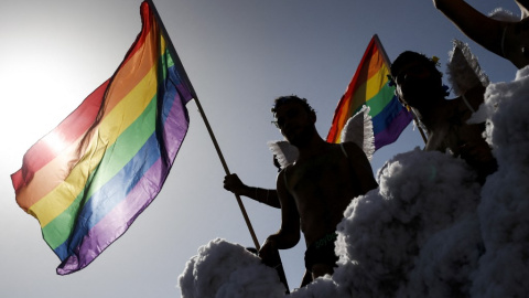 Los participantes en el desfile del Orgullo LGBT en Barcelona el 8 de julio de 2017. Los participantes en el desfile del Orgullo LGBT en Barcelona el 8 de julio de 2017.