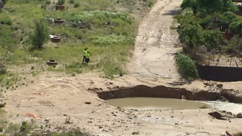 Casi un millón de afectados por la rotura de una tubería en Madrid Casi un millón de afectados por la rotura de una tubería en Madrid