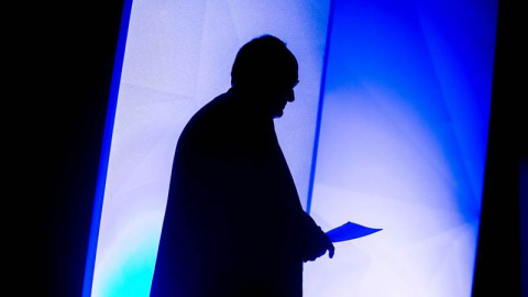 La sombra de gobernador del Banco de España, Luís María Linde. / EFE La sombra de gobernador del Banco de España, Luís María Linde. / EFE