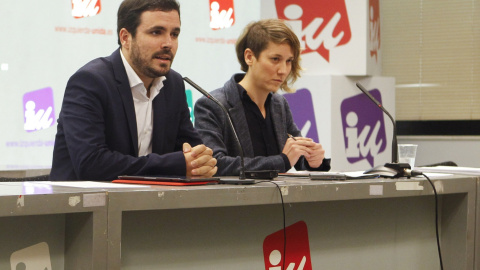 El líder de IU, Alberto Garzón, junto a la eurodiputada Marina Albiol, durante la rueda de prensa que ha ofrecido en la sede de la formación en la que ha analizado diversos asuntos de actualidad política. EFE/Javier Tormo El líder de IU, Alberto Garzón, junto a la eurodiputada Marina Albiol, durante la rueda de prensa que ha ofrecido en la sede de la formación en la que ha analizado diversos asuntos de actualidad política. EFE/Javier Tormo