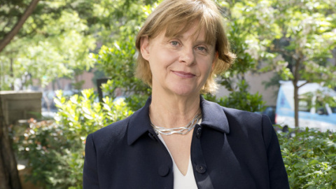 Sarah Haper en los jardines de la Fundación Ramón Areces. / Alejandro Amador Sarah Haper en los jardines de la Fundación Ramón Areces. / Alejandro Amador