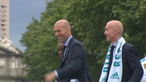 Zinédine Zidane anuncia su marcha del Real Madrid
Zinédine Zidane anuncia su marcha del Real Madrid