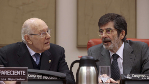 El presidente del Consejo de Estado y exministro del PP, José Manuel Romay Beccaría, con José Enrique Serrano, presidente del comisión parlamentaria para la evaluación y la modernización del Estado autonómico.EFE/Ballesteros El presidente del Consejo de Estado y exministro del PP, José Manuel Romay Beccaría, con José Enrique Serrano, presidente del comisión parlamentaria para la evaluación y la modernización del Estado autonómico.EFE/Ballesteros