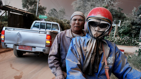 La agencia ha recomendado además la evacuación de los residentes en varias localidades ubicadas en un radio de siete kilómetros alrededor del volcán. Las localidades afectadas son Sukameriah, Bekerah, Simacem, Gurukinayan, Kutatengah, Beras