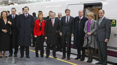 Viaje inaugural del AVE Madrid-Valencia. EFE/Archivo Viaje inaugural del AVE Madrid-Valencia. EFE/Archivo