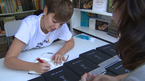 Laura Escanes y su 'Piel de letra' en la Feria del Libro Laura Escanes y su 'Piel de letra' en la Feria del Libro