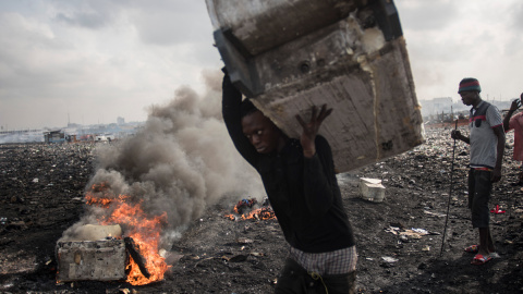 Vertedero de Agbogbloshie, en Accra (Ghana), en noviembre de 2017. CRISTINA ALDEHUELA / AFP Vertedero de Agbogbloshie, en Accra (Ghana), en noviembre de 2017. CRISTINA ALDEHUELA / AFP