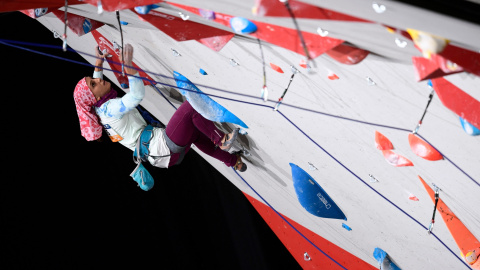 La escaladora Elnaz Rekabi en la competición de Asia.