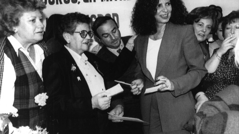 Fotografía de marzo de 1994 de la exministra socialista de Cultura Carmen Alborch, durante los actos conmemorativos del Día Internacional de la Mujer Trabajadora en Valencia.. EFE/Beatriz Parera Fotografía de marzo de 1994 de la exministra socialista de Cultura Carmen Alborch, durante los actos conmemorativos del Día Internacional de la Mujer Trabajadora en Valencia.. EFE/Beatriz Parera