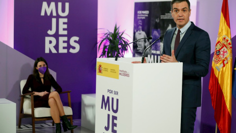 El presidente del Gobierno, Pedro Sánchez, durante su intervención en el acto institucional con motivo del 8 de marzo, Día Internacional de la Mujer