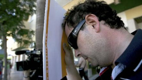 Daniel Delgado, uno de los abogados de la empresa Valle Romano, sale libre fajo fianza, después de declarar en el juzgado de Estepona, donde tomaron declaración 8 de los 25 arrestados en la "Operación Astapa". Daniel Delgado, uno de los abogados de la empresa Valle Romano, sale libre fajo fianza, después de declarar en el juzgado de Estepona, donde tomaron declaración 8 de los 25 arrestados en la "Operación Astapa".