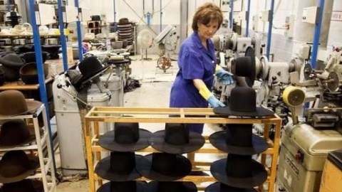 Las mujeres que trabajan en jornadas parciales son uno de los colectivos con mayor losa salarial. Las mujeres que trabajan en jornadas parciales son uno de los colectivos con mayor losa salarial.