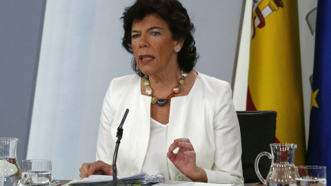 La ministra Portavoz Isabel Celaá, durante la rueda de prensa celebrada tras el Consejo de Ministros en el Palacio de la Moncloa. EFE/Paco Campos La ministra Portavoz Isabel Celaá, durante la rueda de prensa celebrada tras el Consejo de Ministros en el Palacio de la Moncloa. EFE/Paco Campos