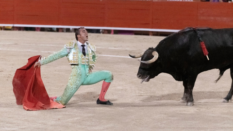 David Fandila frente a un toro en la plaza de Palma de Mallorca. / EFE - CATI CLADERA David Fandila frente a un toro en la plaza de Palma de Mallorca. / EFE - CATI CLADERA