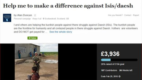 El soldado británico Alan Duncan se financia su propio armamento mediante un crowdfunding El soldado británico Alan Duncan se financia su propio armamento mediante un crowdfunding