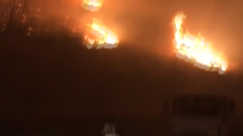 Mil hectáreas y mil desalojados, en un incendio sin controlar aún en la isla de Gran Canaria Mil hectáreas y mil desalojados, en un incendio sin controlar aún en la isla de Gran Canaria