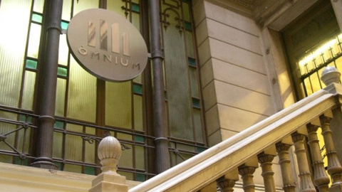 Entrada de la seu d'Òmnium Cultural, a Barcelona. / Europa Press. Entrada de la seu d'Òmnium Cultural, a Barcelona. / Europa Press.
