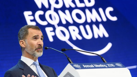 El rey Felipe VI participando en un panel de la 48 edición del Foro de Davos este miércoles en Davos (Suiza). EFE El rey Felipe VI participando en un panel de la 48 edición del Foro de Davos este miércoles en Davos (Suiza). EFE