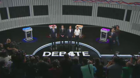 Una imagen del inicio del debate.-