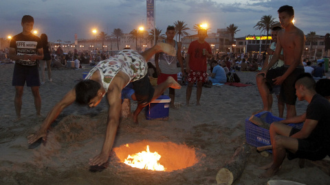 Tan importante es este acto festivo, que la Comisión de Cultura del Congreso ha aprobado la Proposición no de Ley para que las Hogueras de San Juan sean declaradas como "manifestación representativa del Patrimonio Cultural Inmaterial". Ésta