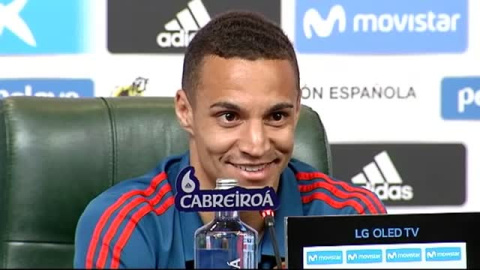 Rodrigo: "Iago es más versátil, Diego Costa es más de área y yo estoy en medio" Rodrigo: "Iago es más versátil, Diego Costa es más de área y yo estoy en medio"