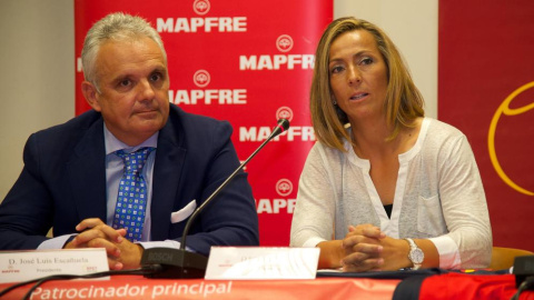 José Luis Escañuela y Gala León en el nombramiento de esta. /EFE José Luis Escañuela y Gala León en el nombramiento de esta. /EFE