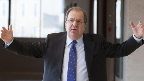 El presidente en funciones de Castilla y León, Juan Vicente Herrera, en una imagen de archivo. EFE El presidente en funciones de Castilla y León, Juan Vicente Herrera, en una imagen de archivo. EFE