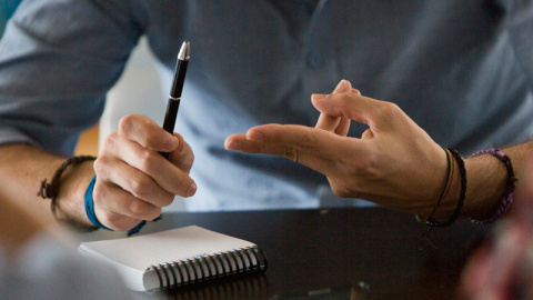 Pablo Iglesias, en la sede de Podemos en Madrid. / FOTO: DAVID SABADELL Pablo Iglesias, en la sede de Podemos en Madrid. / FOTO: DAVID SABADELL