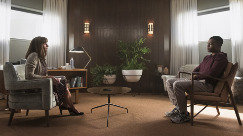 Julia Roberts interpreta a una asistente social en un espacio en el que se trabaja para dar apoyo a los soldados de cara a su reincorporación a la vida civil. Julia Roberts interpreta a una asistente social en un espacio en el que se trabaja para dar apoyo a los soldados de cara a su reincorporación a la vida civil.