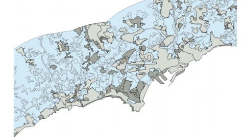 Evolución del uso del suelo en Tarragona en la franja de 10 km de costa. Las áreas de superficies artificiales en 1987 en gris claro y los ensanches a fecha de 2011 en gris oscuro. Observatorio de la Sostenibilidad Evolución del uso del suelo en Tarragona en la franja de 10 km de costa. Las áreas de superficies artificiales en 1987 en gris claro y los ensanches a fecha de 2011 en gris oscuro. Observatorio de la Sostenibilidad