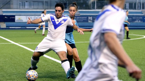 Álex Alcaide durante un partido de fútbol. Álex Alcaide durante un partido de fútbol.